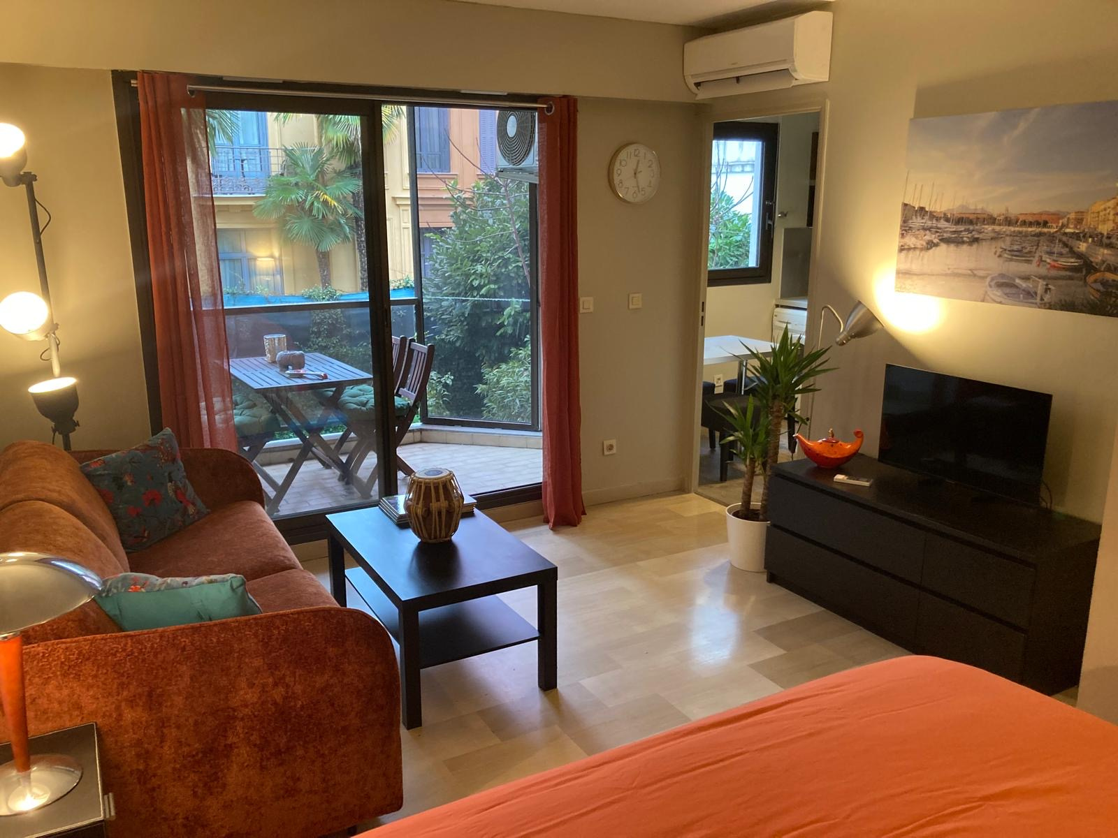 A Vendre -Carré d'Or - F1 avec terrasse